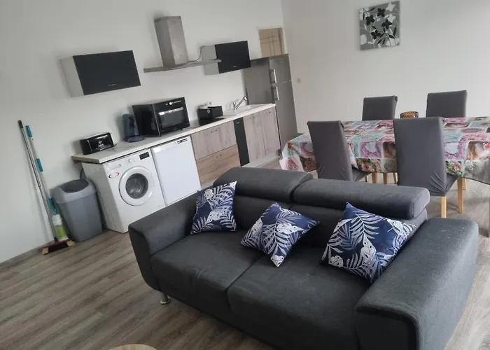 Appartement Sejour , Cure Cransac Au 1Er Etage 2 Nuits Minimum