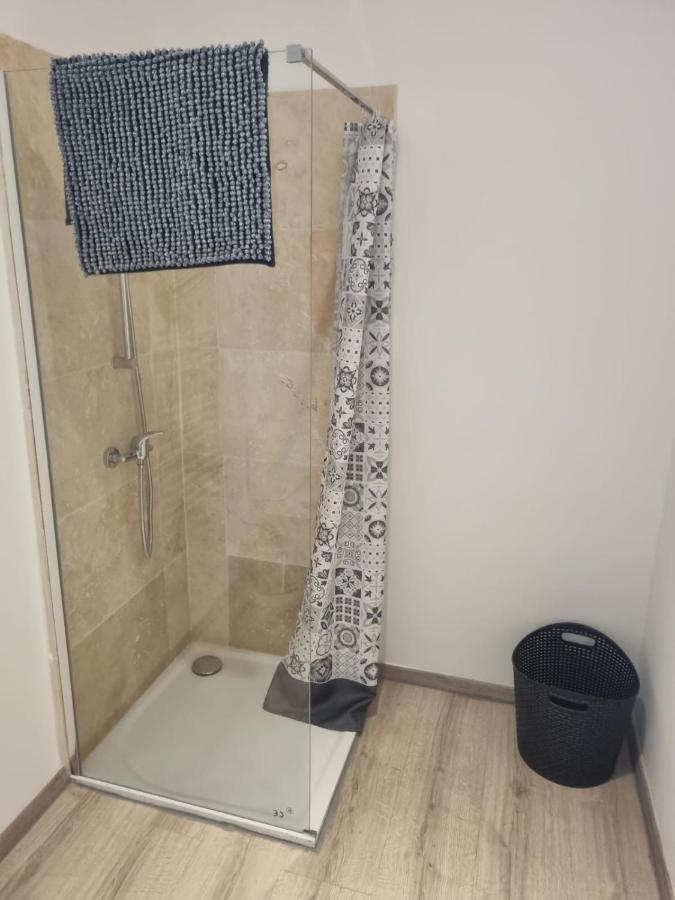 Sejour , Cure Au 1er Etage 2 Nuits Minimum *